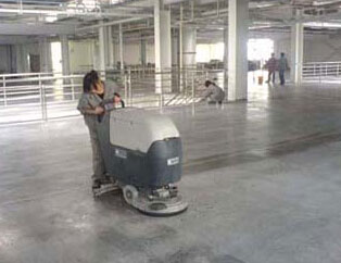 車間保潔1.jpg 車間保潔1.jpg